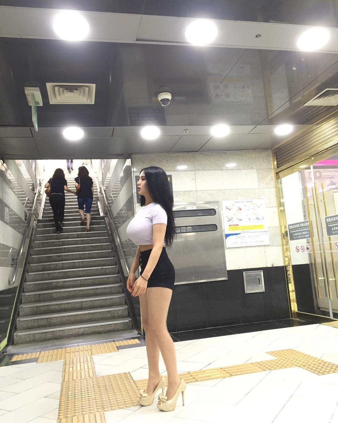 김지미